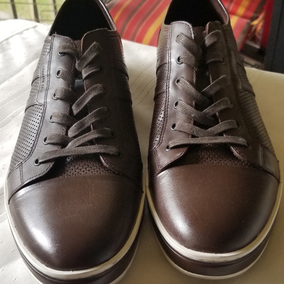 Kenneth Cole Other - *PRE LOVED* Men's Kenneth Cole Leather Sneakers